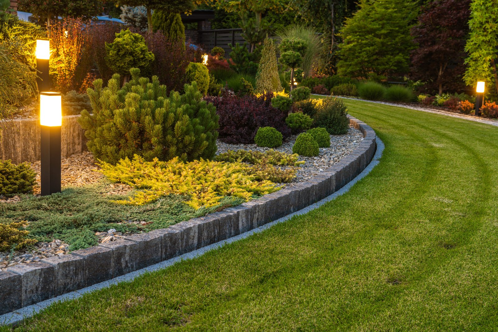 residential-garden-landscaping-design-idea-2026-01-08-22-16-58-utc